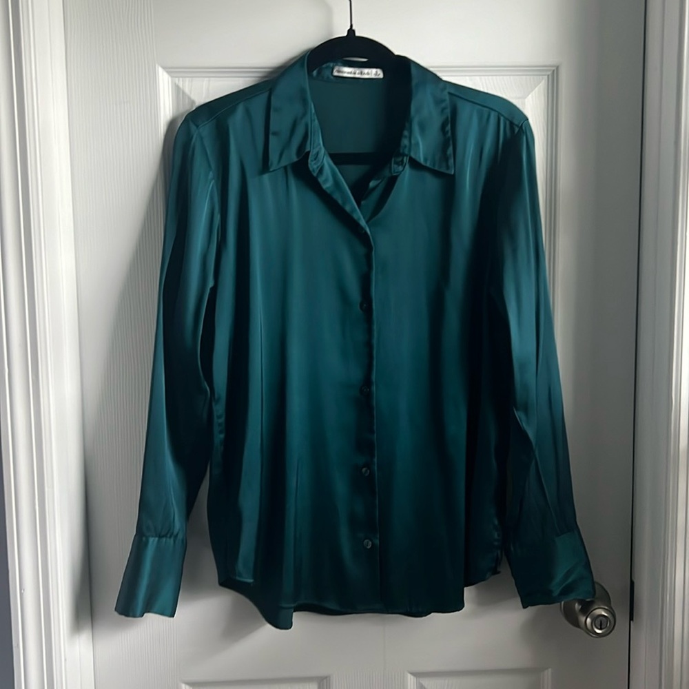 Abercrombie & Fitch Long Sleeve Satin Button-up Shirt